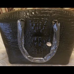 Black carry all.